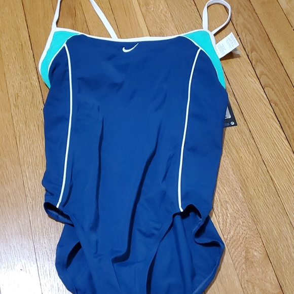 NWT Nike women one piece swimsuit - Picture 1 of 5